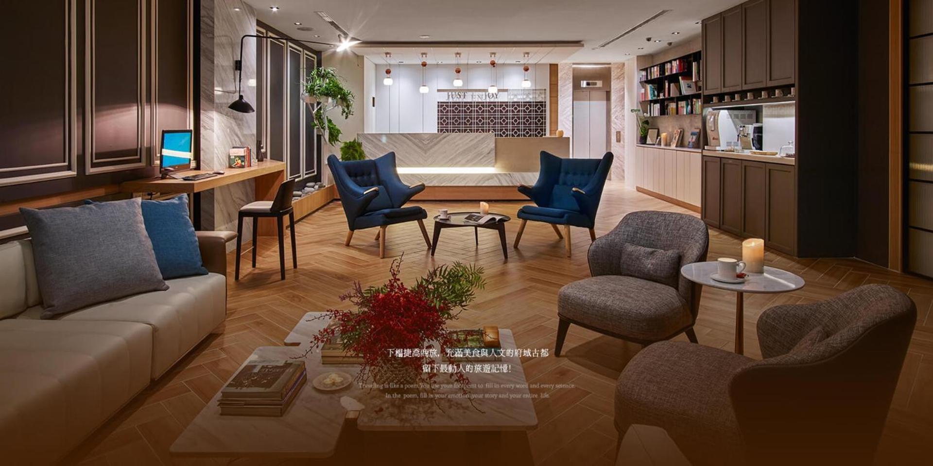 Just Enjoy Business Hotel Tainan Bagian luar foto