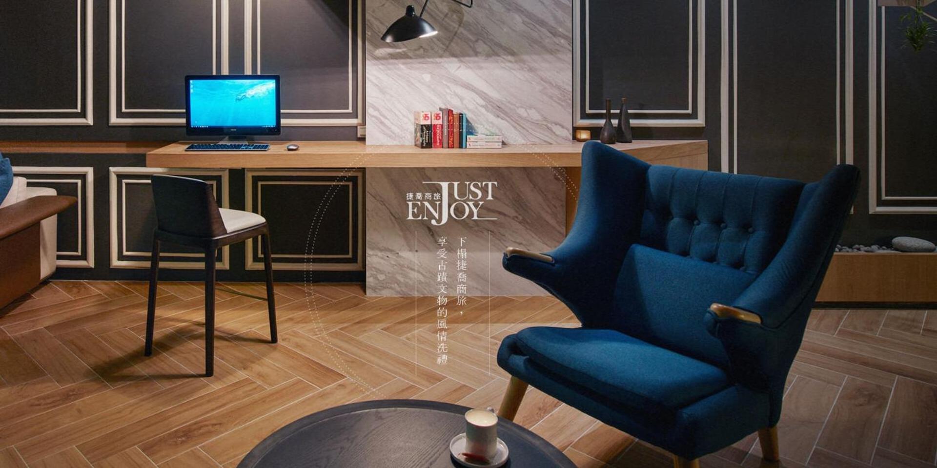 Just Enjoy Business Hotel Tainan Bagian luar foto